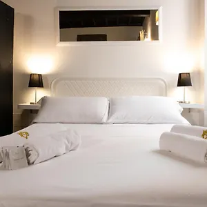 Apartamento Magenta Collection Crociferi 2, Roma